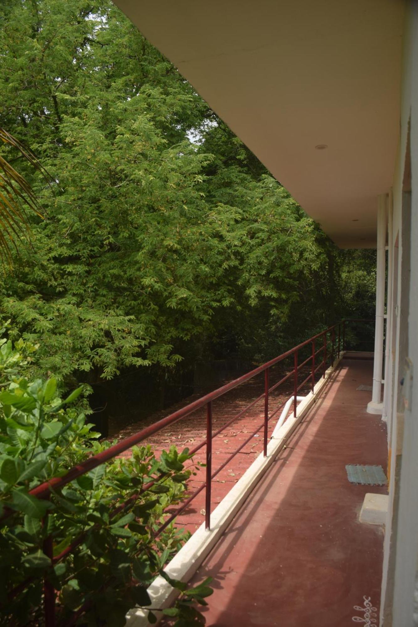 Hotel Travellers Crib à Auroville Extérieur photo