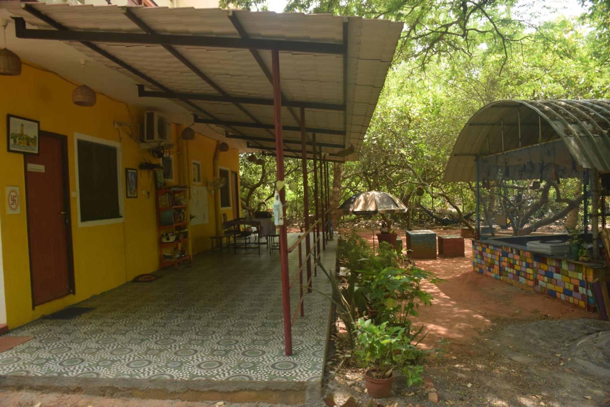 Hotel Travellers Crib à Auroville Extérieur photo